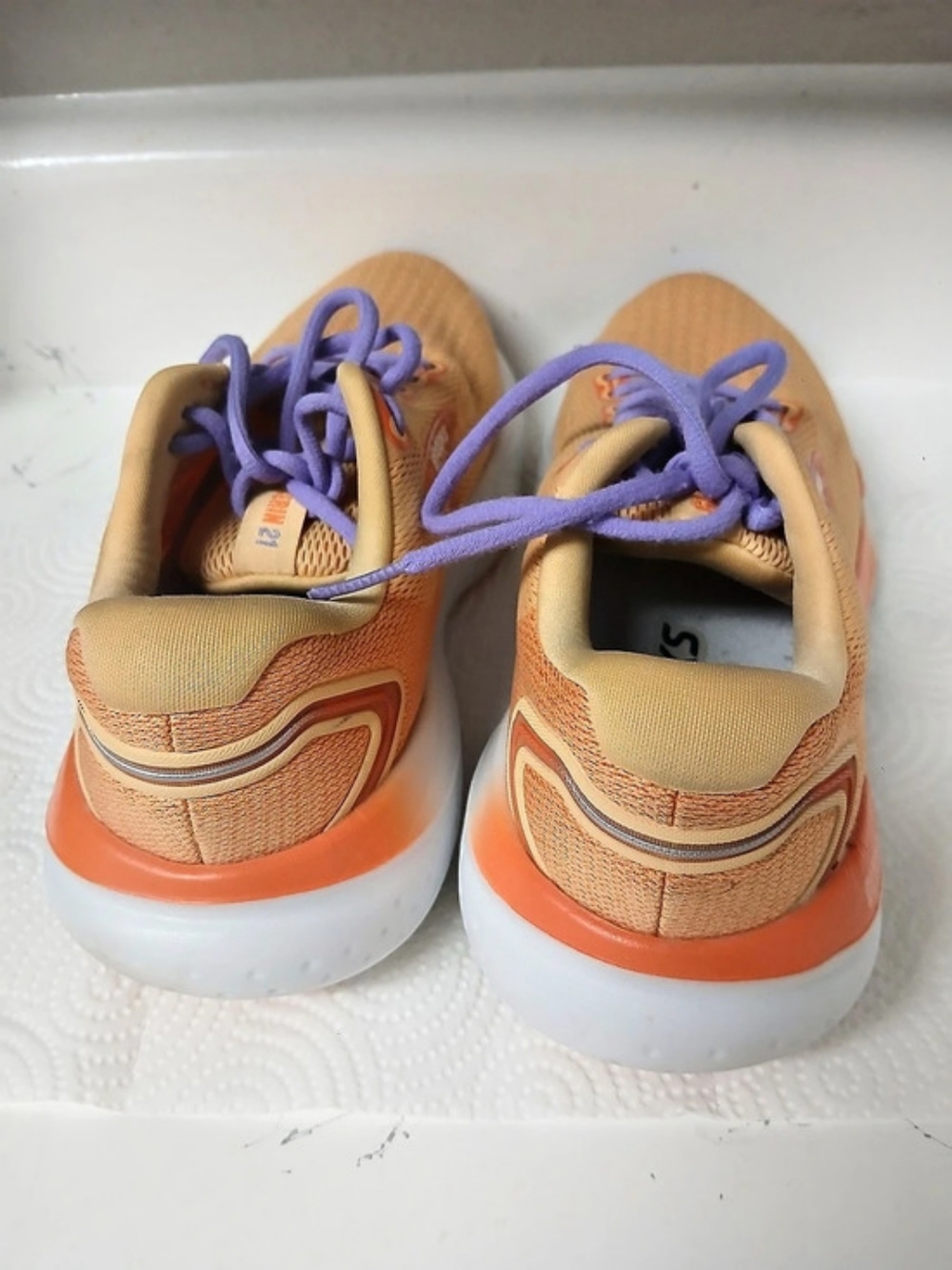 Brooks Ghost 15 Women's Athletic Shoes US 7 Good - Picture 3 of 9